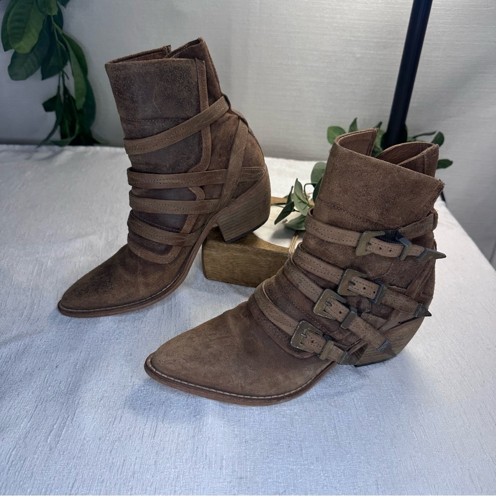 Free People Women’s Mason Distressed Suede Western Buckle Boots Size EU 37/6.5-7